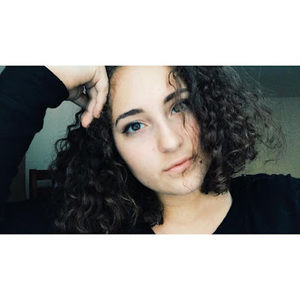 Meet your Posher, Thalia